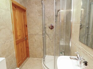 Shower - Norbury House, Lincoln (Lincoln)