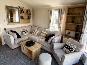 Living area - Thornwick Bay Holiday Village Retreat Near Grange (Flamborough)