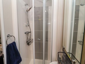 Shower - Osprey Court 1, Scratby (Great Yarmouth)