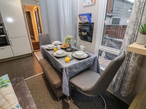 Dining - Osprey Court 1, Scratby (Great Yarmouth)