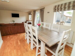 Dining - James Ville Marina Lodge 9, Brigg (Brigg)