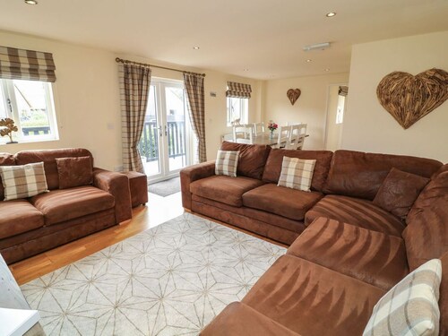 James Ville Marina Lodge 9, Brigg