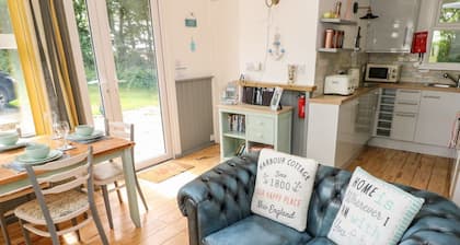 DRIFTWOOD, open-plan, Pembrokeshire Coast