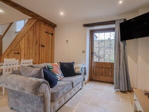 Living area - Rose Cottage, Wellington (Wellington)