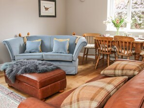 Living area - Blossom's Cottage, Shawbury (Shrewsbury)
