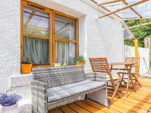 Outdoor dining - Drimnatorran Farm Lodge, Strontian (Acharacle)