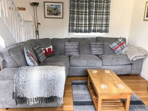Living area - Ash Cottage, Newcastle Emlyn (Llandysul)
