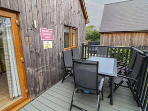 Outdoor dining - James Ville Marina Lodge 14, Brigg (Brigg)