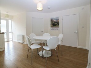 Dining - Orme View (Penmaenmawr)