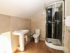 Shower - Felin: Three Floors with Welsh Charm (Llanfairpwllgwyngyll)