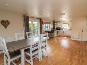 Dining - James Ville Marina Lodge 10, Brigg (Brigg)