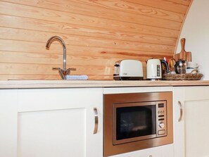 Private kitchen - Charming Vic Property in Polgooth (St. Austell)