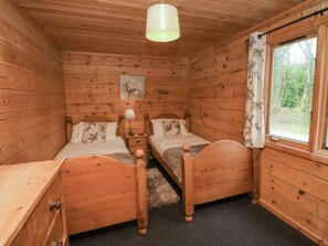 Room - Pine in Dolton, Devon. 3 bed. (Winkleigh)