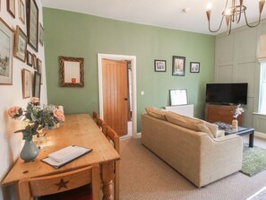 Living area - Charming Apartment 2 The Bridge (Worcester)