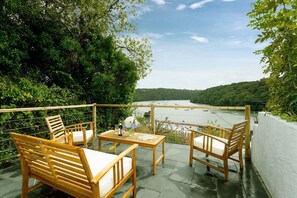 Terrace/patio - Fal River Cottage, Malpas, Cornwall (Truro)