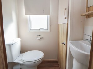 Shower - Away Resorts- Golden Sands Holiday Park, E (Rhyl)