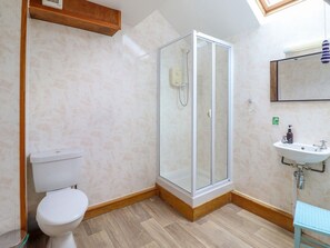 Shower - Hayloft Barn near Trawsfynydd. (Blaenau Ffestiniog)