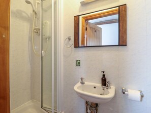 Shower - Hayloft Barn near Trawsfynydd. (Blaenau Ffestiniog)