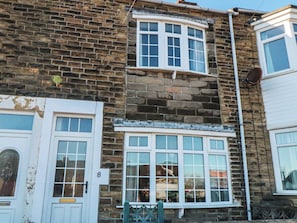 Exterior detail - Cattersty Cottage, Carlin How (Saltburn-by-the-Sea)