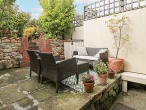 Terrace/patio - Manor Cottage, Cloughton (Scarborough)