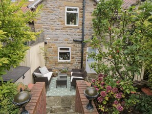 Terrace/patio - Manor Cottage, Cloughton (Scarborough)