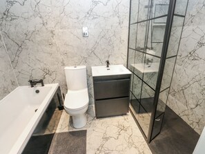 Shower - 489 New Hey Road, Huddersfield (Salendine Nook)