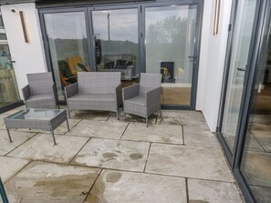 Terrace/patio - 489 New Hey Road, Huddersfield (Salendine Nook)