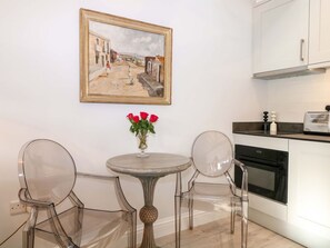 Interior - The Garden Room in Chichester. (Chichester)