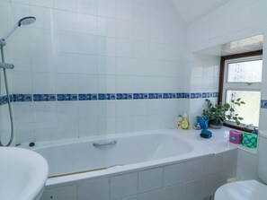Shower - Joymead: Charming Retreat in Malborough (Kingsbridge)