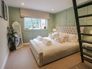 WiFi - Charming Apartment 1 at The Bridge Hotel (Worcester)
