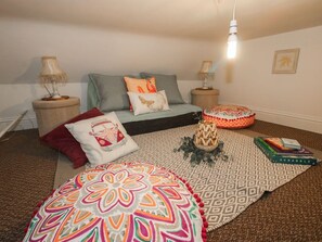 Interior - Charming Apartment 1 at The Bridge Hotel (Worcester)