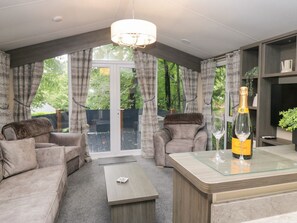 Living area - Feather Hill Lodge, Troutbeck Bridge (Windermere)