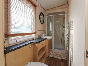 Shower - Ashcroft, Warton, Lancashire (Preston)