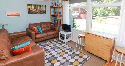 Milkwood nr Llansteffan. 3 bed