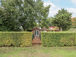 المنشأة من الخارج