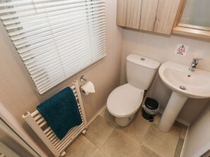 Shower - Woodland View, Settle (Tosside)
