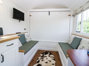 Interior - Shepheard Hut 2, Forfar (Forfar)