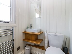 Shower - Shepheard Hut 2, Forfar (Forfar)