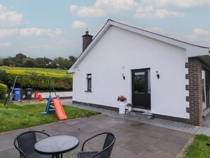 Terrace/patio - Charming Lake View House Apartment (Newry)