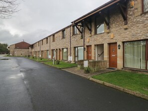 Exterior - 6 Swan House, Tewitfield (Carnforth)