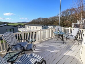 Outdoor dining - 31 Crosswinds, Bembridge (Bembridge)