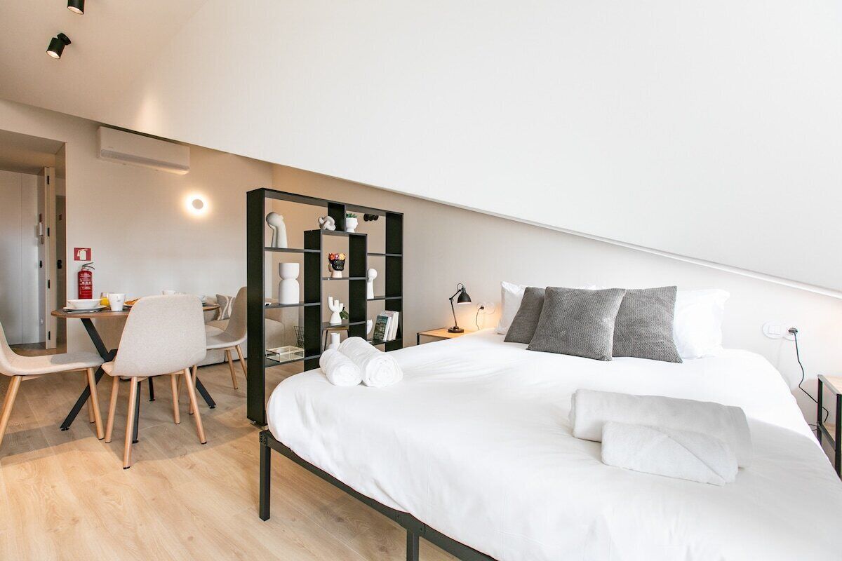 1 chambre, fer et planche à repasser, accès à Internet, literie fournie