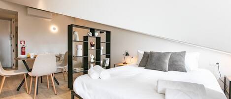 1 bedroom, iron/ironing board, internet, bed sheets