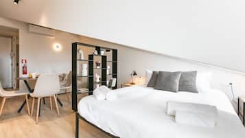 1 bedroom, iron/ironing board, internet, bed sheets