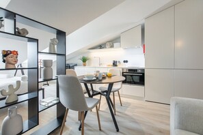 Dining - Casa da Vanguarda by Sé Apartments (Braga)