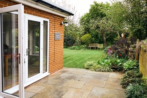 Terrace/patio - Cheriton Cottage, Moorsholm (Saltburn-by-the-Sea)