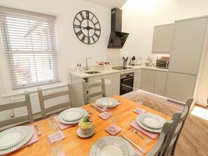 Dining - Flat 3, Carnforth - Cozy Retreat (Carnforth)