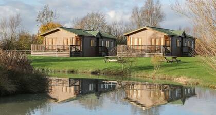 Blenheim Lodge, Hewish