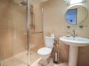 Shower - Oak Cottage, Aylesbeare (Exeter)