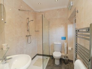 Shower - Beacon, Moorsholm: A Cozy Retreat (Saltburn-by-the-Sea)